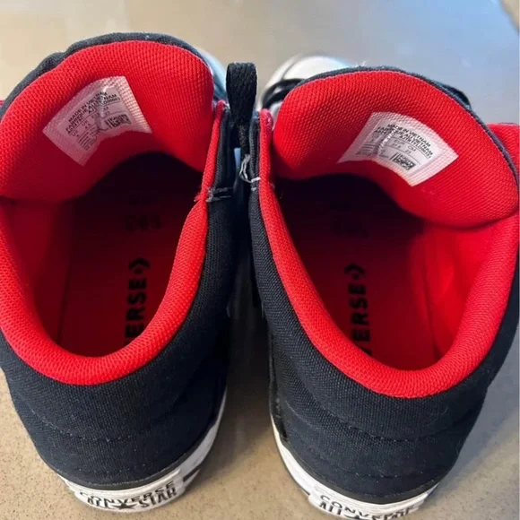 Converse - Picture 2 of 3